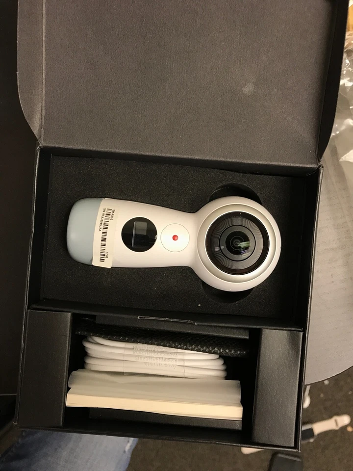 SAMSUNG Gear 360 2017 Edition Real 360 Degree 4K VR Camera - White - Image 1 of 3