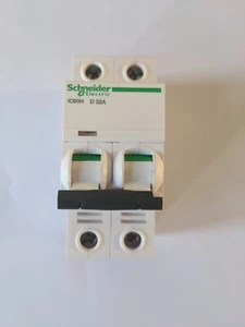 SCHNEIDER 32 AMP MCB 2P D 32A iC60H - Bild 1 von 3