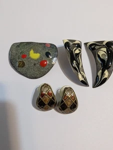 Lote de 3 pendientes y broches perforados esmaltados - Imagen 1 de 17