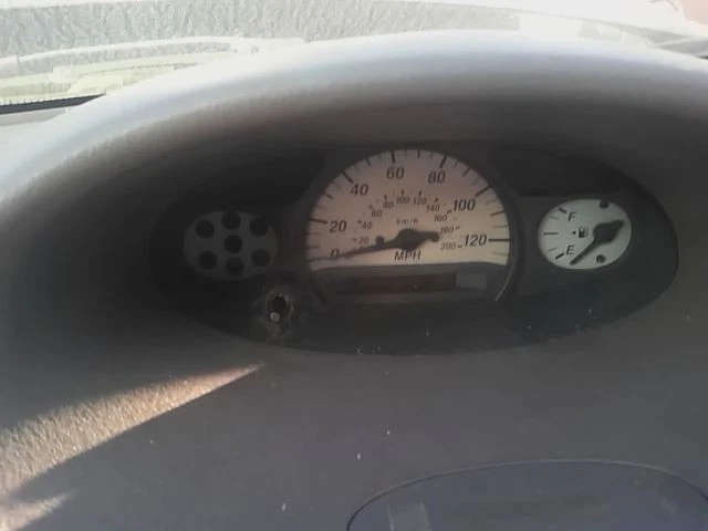 Grupo de velocímetro Toyota Echo 2000-2002 MPH sin ABS Foto 1 de 1