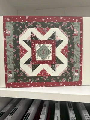 Kit de corredor de mesa A Little Christmas de Riley Blake Foto 1 de 2