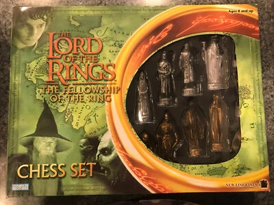 The Lord Of The Rings THE FELLOWSHIP OF THE RING CHESS SET AGES 8 UP 2 PLAYERS  - Image 1 of 3
