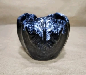 Jarrón/tazón pequeño de mariposa Van Briggle Pottery negro con esmalte por goteo blanco *Firmado - Imagen 1 de 6