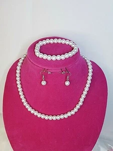 White Faux Pearl Necklace Set Bracelet Earrings For any Occasions New - Picture 1 of 6