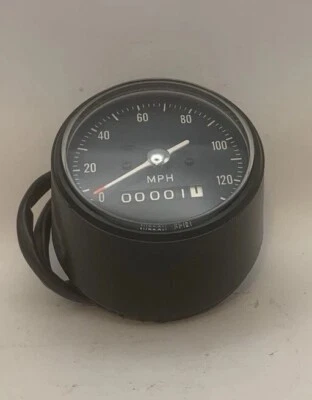 NOS OEM HONDA CL-450K3 SPEEDOMETER PART NUMBER 37230-320-670 Foto 1 de 4