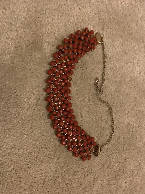 COLLAR MONSOON Rojo Profundo Nuevo 1 Tachuela Falta. Foto 1 de 2