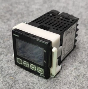 OMRON E5CN-Q2HBT Temperature Controller - Picture 1 of 7