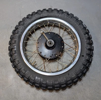 Neumático buje llanta delantera Suzuki JR50 Foto 1 de 3