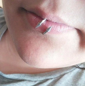 Sterilized Surgical Steel 14g 8mm Diameter LIP TWISTER with 8mm Spikes. - Picture 1 of 12