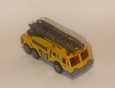 MATCHBOX Loose Fire Engine (Yellow Version) - Image 1 of 2