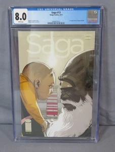 Saga #13 CGC 8.0 Sehr guter Erhaltungszustand weiße Seiten Bild Comics 2013 1. Auftritt Upsher & Doff - Bild 1 von 3