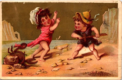 Cartão comercial vintage vitoriano infantil, praia, caranguejo, chapéu, boné, loja de artigos de palha - Imagem 1 de 3