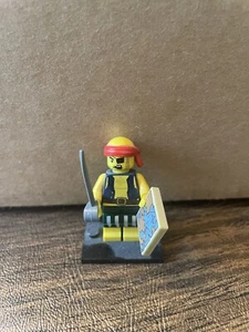 LEGO Series 16 Collectible Minifigures 71013 - Scallywag Pirate - Picture 1 of 2