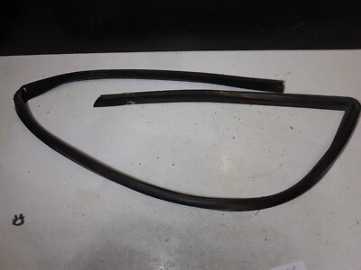 01-07 Mercedes-Benz W203 C230 C240 C320 Sedan Front Right Window Frame Seal - Image 1 of 4