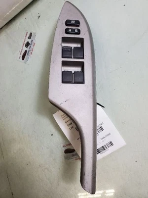 Interruptor puerta delantera conductor Toyota Corolla 2013 Foto 1 de 4