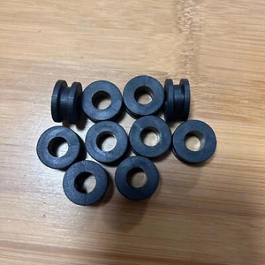 10 piezas de carenado de ojales de cubierta lateral de goma para Kawasaki Honda Suzuki Ducati - Imagen 1 de 14
