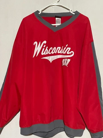 ~~UW WISCONSIN BADGERS BUCKY UNIQUE EMBROIDERED LINED WINDBREAKER XL Cover
