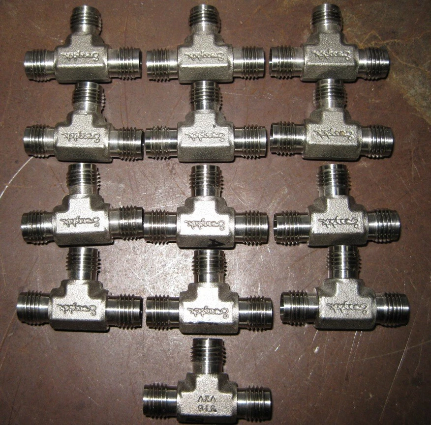 SWAGELOK ¼” TEE FITTING, 316 VZV. USED MISSING NUTS AND FERRULES TOTAL OF 13 - Image 1 of 1