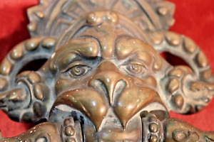 Antiker Türklopfer mit Greifenkopf aus Bronze Ornament XIX.