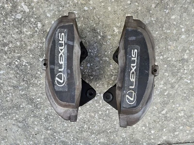 🛑 2006-13 LEXUS IS250 IS350 ADVICS CONJUNTO DE PINÇA DE FREIO DIANTEIRO 4 pistões fabricante de equipamento original - Imagem 1 de 4