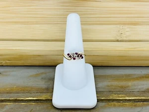 Anillo vintage de oro amarillo macizo de 14 quilates con rubí natural de 0,12 quilates y diamantes de 0,10 quilates talla 7 - Imagen 1 de 10