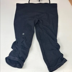 Lulu Lemon Leggings Woman's Size 8 Black - Picture 1 of 7