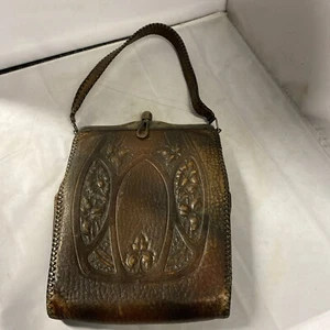 Cartera vintage Art Nouveau Deco de cuero mecanizada a mano en relieve - Imagen 1 de 6