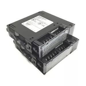 Lotto 2 GE Fanuc IC693MDL741E Modulo di Uscita 90-30, 16 Punti Neg Logic 12/24VDC - Foto 1 di 4
