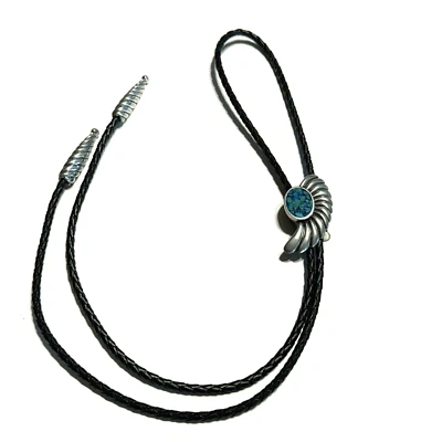 Corbata EJC Southwestern Bolo Peltre Turquesa Incrustación Ajustable Cordón de Cuero Negro Foto 1 de 4
