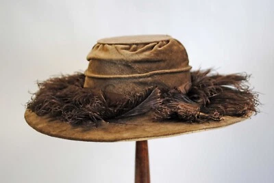 CHAPÉU EDWARDIAN FEMININO VELUDO ABAS LARGAS, c1906 - Imagem 1 de 4