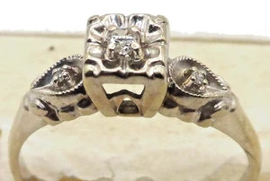 BEAUTIFUL VINTAGE SOLID 14k  WHITE GOLD THREE DIAMOND RING SIZE 6.50 - Picture 1 of 9