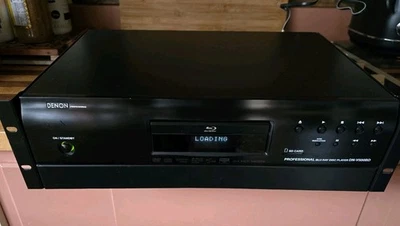Reproductor de discos Blu-ray profesional Denon DN-V500BD montaje en rack tarjeta SD negro DVD CD Foto 1 de 4