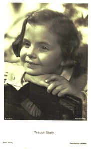 Traudl Stark * Original Ross Postcard Postcard * No. 8851a