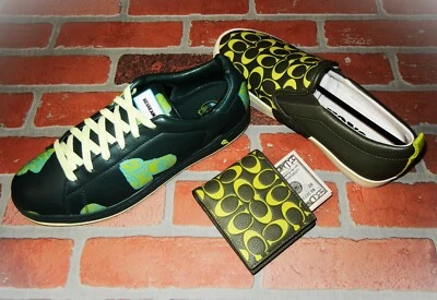 COACH Skate APPLEOFYOUREYES Green 1$T Pebble Wallet SOLD OUT $exy SOLEMATE - Image 1 of 4