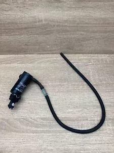 9169611 060210 3950 Denso Volvo V70 WINDSCREEN HEADLIGHT WASHER PUMP With Plug - Picture 1 of 7