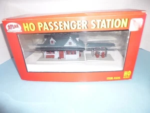 ATLAS HO PERSONENBAHNHOF #606 - Bild 1 von 5