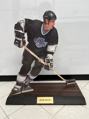 Wayne Gretzky Cardboard Cutout Plaque Desk Paperweight (?) Cover