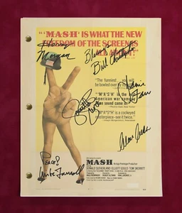M.A.S.H. Complete Movie Script With Reproduction Signatures - Picture 1 of 5
