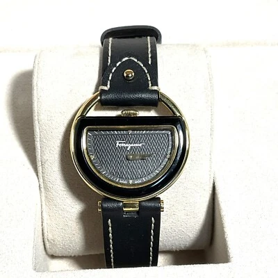 Reloj Pulsera Ferragamo Damas Firenze Cristal Zafiro Cuero Negro Hebilla Banda Foto 1 de 4
