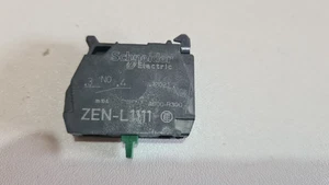 SCHNEIDER ZEN-L1111 CONTACT BLOCK - Picture 1 of 3