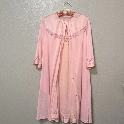 Vtg Vanity Fair Pink Peach Lingerie 2 piece Set Nightgown Robe Nylon Lace Hanger - Image 1 of 4