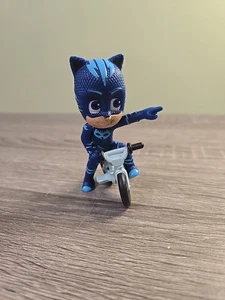 PJ MASKS CatBoy Figur auf Fahrrad Figur Cake Topper - Bild 1 von 5