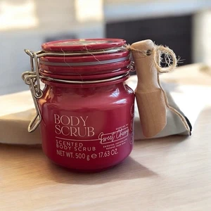 THE SOMERSET TOILETRY COMPANY 17oz Sweet Cherry Scented Body Scrub-NEW-Sealed - Picture 1 of 1
