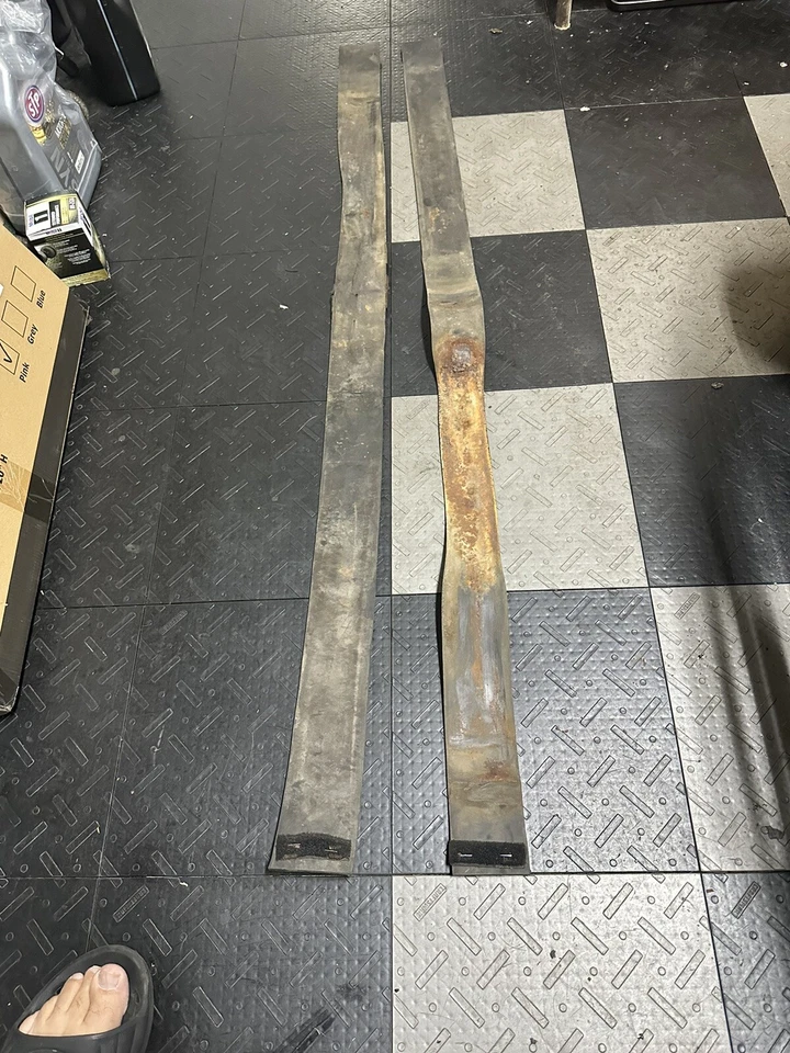 1978-1987 Grand National GNX T-Type Fuel Gas Tank Mounting Insulation Straps GM - Image 1 of 4