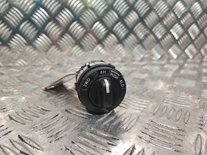 Interruptor Nissan Navara D23 NP300 4x4/2WD 25536-JT30A - Imagen 1 de 5