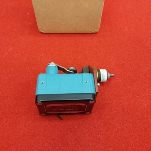 HONEYWELL MICRO SWITCH. OP-AR 30 SPLASH PROOF SWITCH  "NEW" - Picture 1 of 6