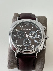 Burberry Herrenuhr Lederband Analog Braunes Ziffernblatt Quarz Chronograph BU1703 - Bild 1 von 12