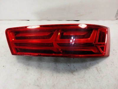 2017-2019 Audi Q7 OEM RH Taillight 4M0945094D Foto 1 de 4